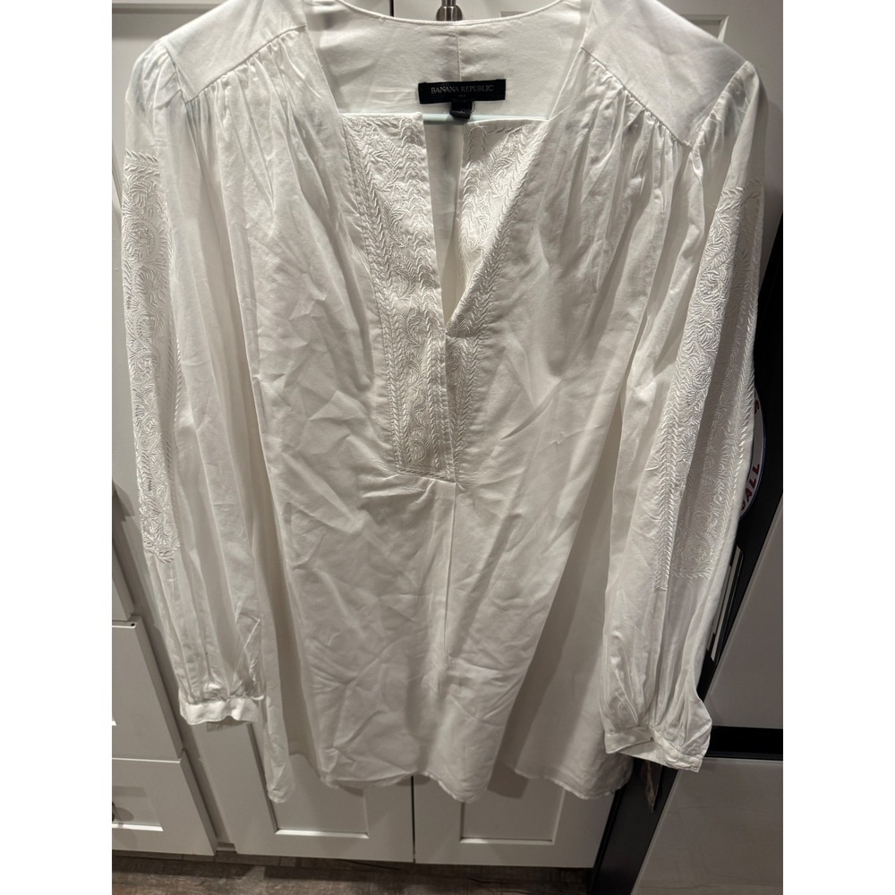 Banana Republic White Embroidered Split Neck Tunic Blouse Small Long‎ Sleeve